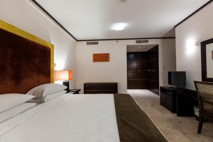 Two Bedroom Apartment Near Pk Mart Supermarket. 11 Luxury Bookings