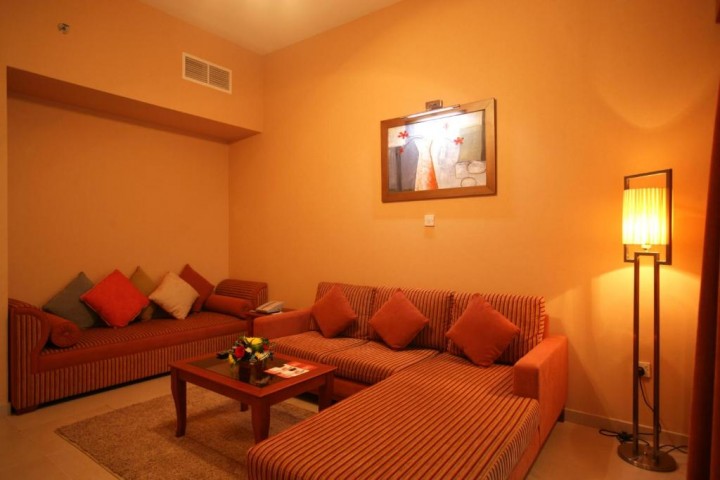 One Bedroom Suite Near Manhattan Avenue 2 Luxury Bookings