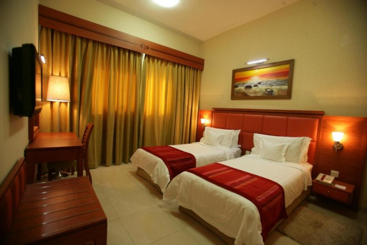 One Bedroom Suite Near Manhattan Avenue 0 Luxury Bookings