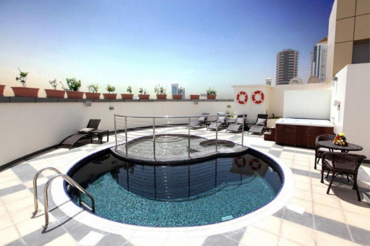 Executive1 Bedroom Apartment Near Al Maya Market 20 Luxury Bookings