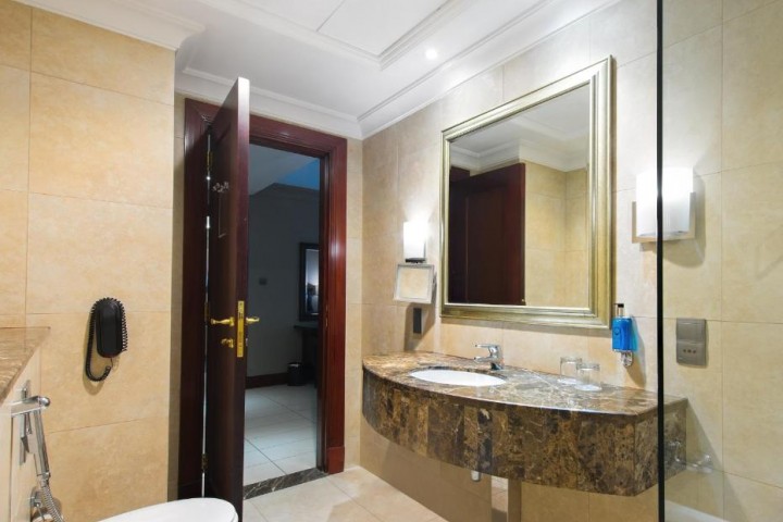 Two Bedroom Suite Near Deira City Centre Metro 10 Luxury Bookings