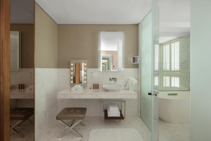 Carole Suite Room Near Damac Royal Business. 4 Luxury Bookings