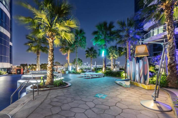 Carole Suite Room Near Damac Royal Business. 24 Luxury Bookings