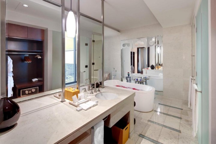 Royal Penthouse Suite nearby Duja Tower SZR. 11 Luxury Bookings