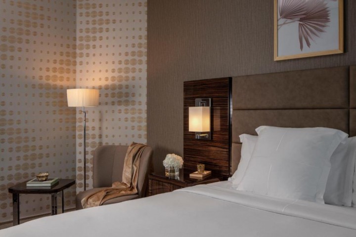 Fancy Deluxe Room With Balcony Near Mayfair Tower 0 Luxury Bookings