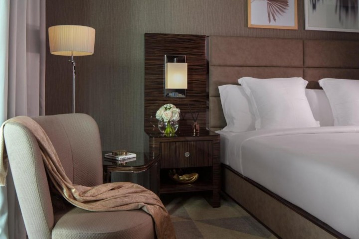 Fancy Deluxe Room With Balcony Near Mayfair Tower 2 Luxury Bookings