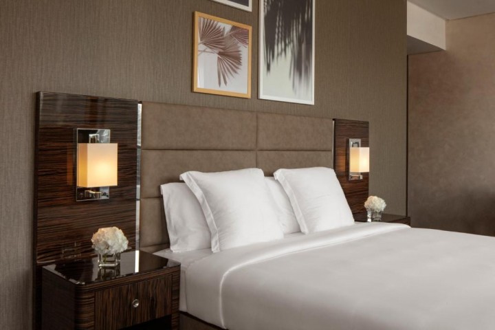 Fancy Deluxe Room With Balcony Near Mayfair Tower 4 Luxury Bookings