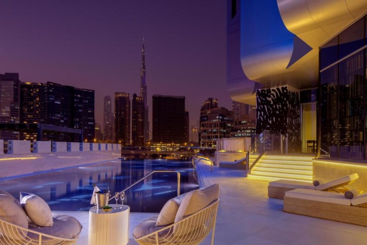 Fancy Luxury Room With Balcony Near Mayfair Tower 16 Luxury Bookings