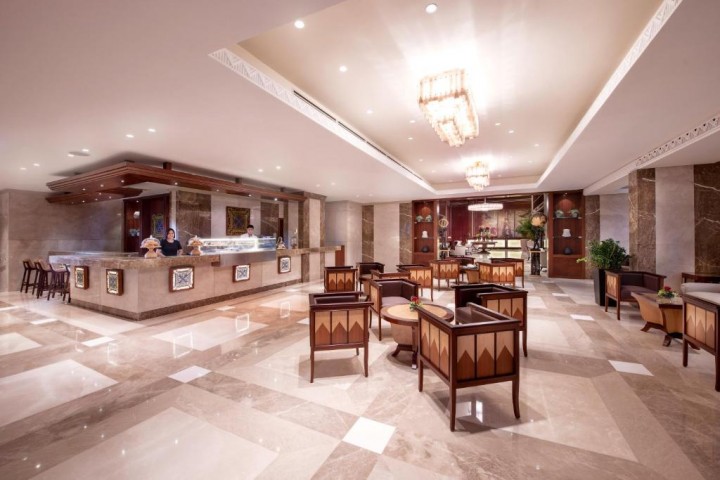 Deluxe King Suite Near Escan Tower Marina 10 Luxury Bookings