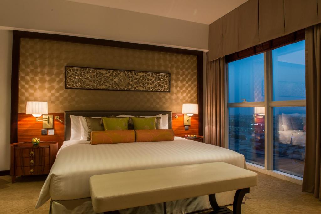 One Bedroom Apartment Near Emirates NBD Luxury Bookings