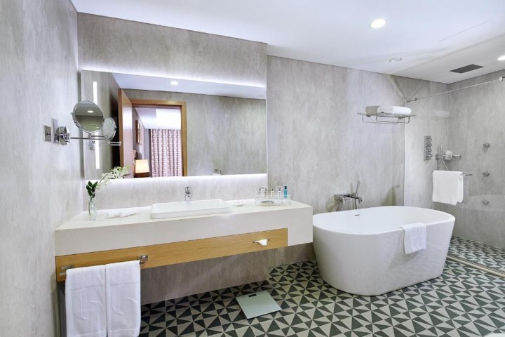 Brand New Superior Room Near Mashreq Metro 11 Luxury Bookings