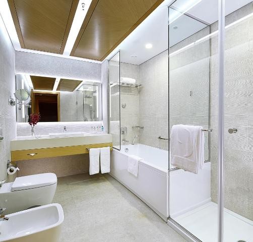 Brand New Executive Suite Near Mashreq Metro 5 Luxury Bookings