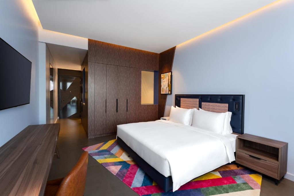King Room Near Etihad Museum By Luxury Bookings Luxury Bookings