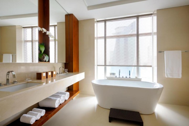 Deluxe King Room Near Seven Sisters 3 Luxury Bookings