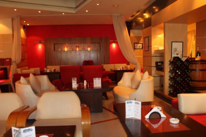 Deluxe Room Near Madina Super Market 5 Luxury Bookings