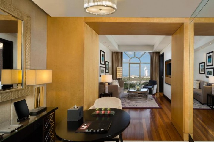 Ultra Luxury Executive Room Near Mall Of Emirates 4 Luxury Bookings