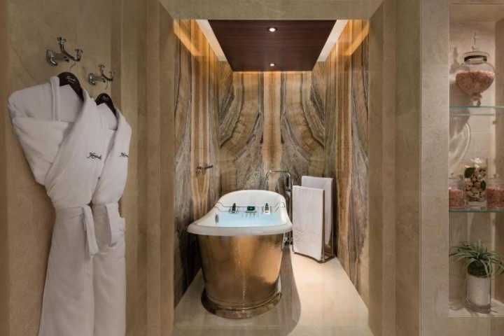 Aspen Three Bedroom Near Mall Of Emirates 8 Luxury Bookings