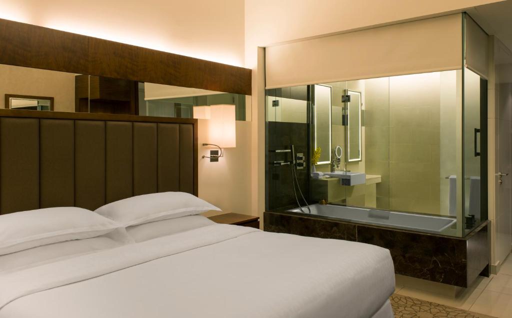 Luxury Classic Room Near Mall Of Emirates Luxury Bookings