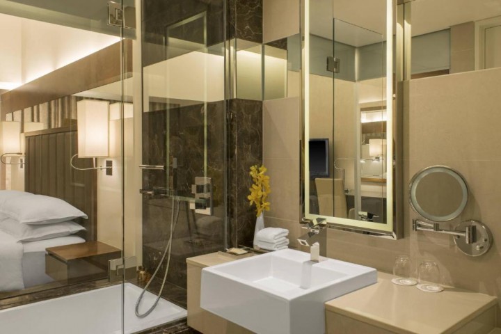 Luxury Classic Room Near Mall Of Emirates 2 Luxury Bookings