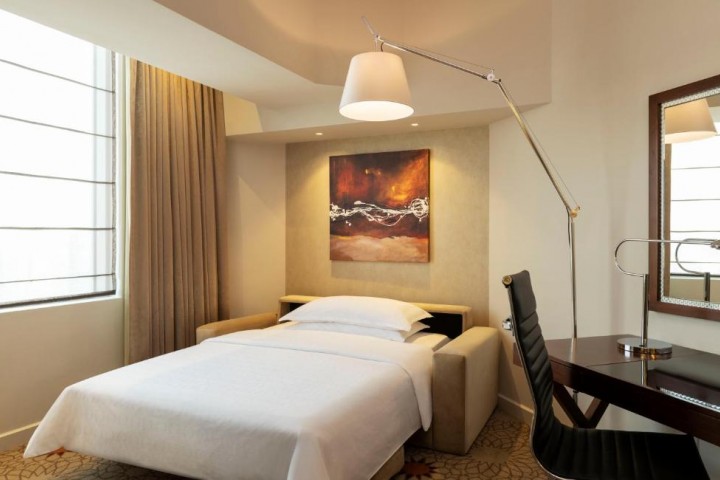 Junior Suite Near Mall Of Emirates 4 Luxury Bookings