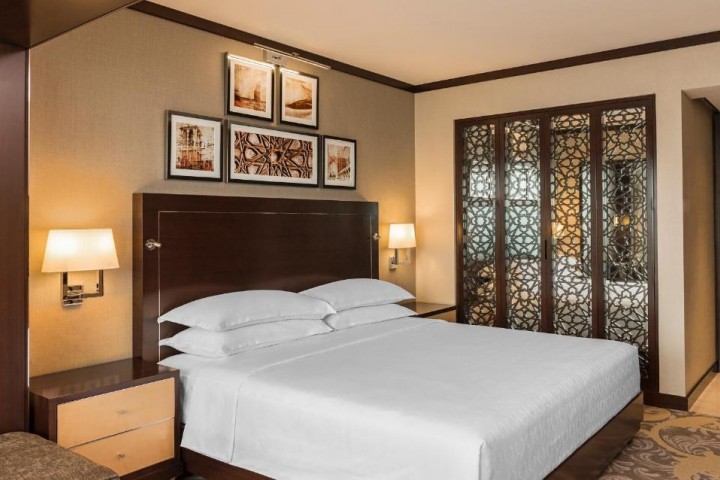 Deluxe Room Near Duabai Land Department 18 Luxury Bookings