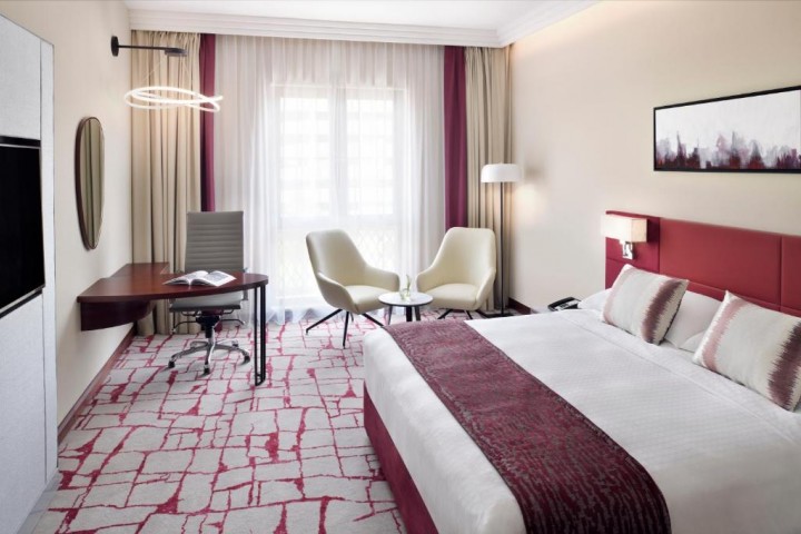 Superior King Room Near American Hospital 1 Luxury Bookings