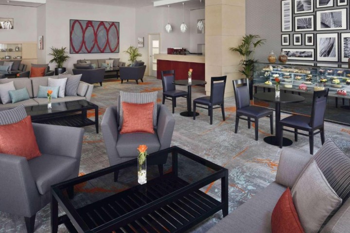 Superior King Room Near American Hospital 25 Luxury Bookings