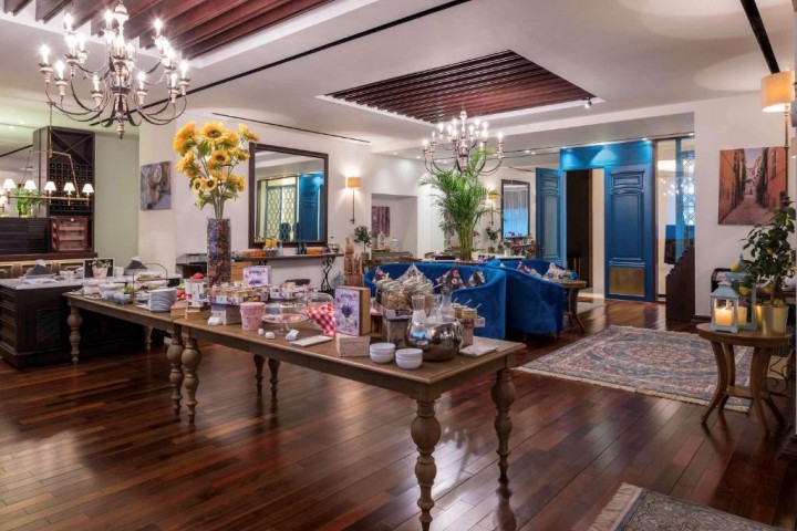 Prestige King Suite Near Burj Khalifa Metro 27 Luxury Bookings