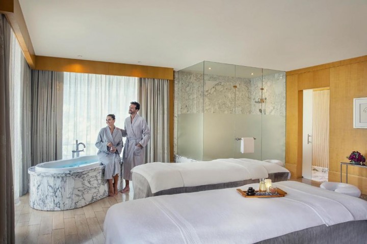 Deluxe Room Near Financial Center Metro 9 Luxury Bookings
