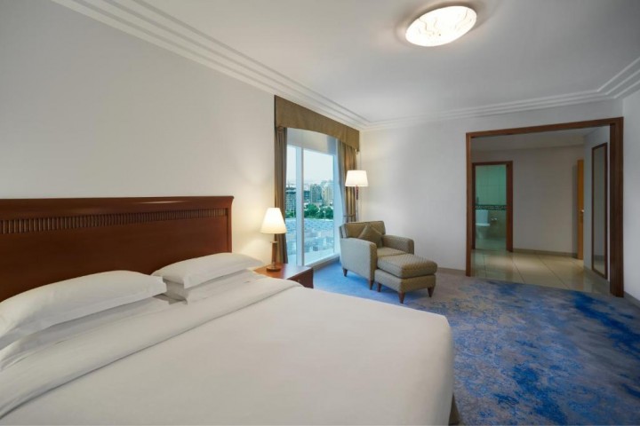 One Bedroom Apartment Near fashion Club 7 Luxury Bookings