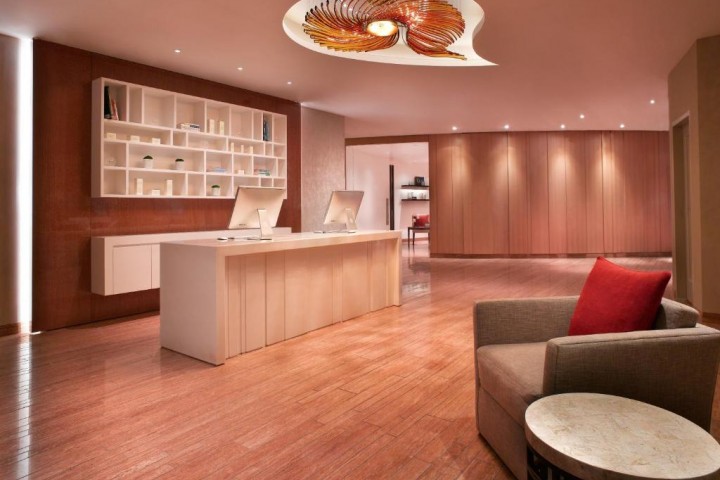 Two Bedroom Apartment Near fashion Club 13 Luxury Bookings