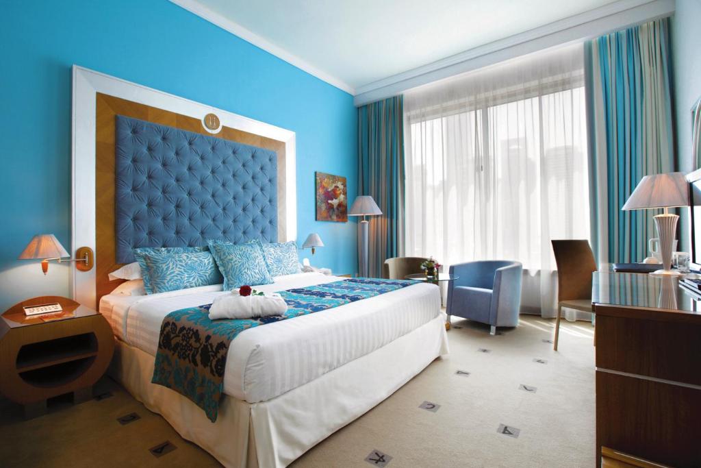 Deluxe Room Near Al Zarooni Building Marina Luxury Bookings