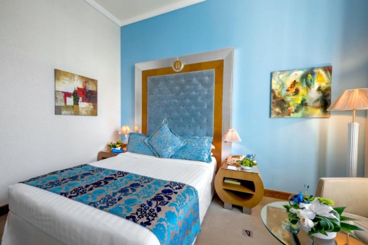 Deluxe Room Near Al Zarooni Building Marina 1 Luxury Bookings