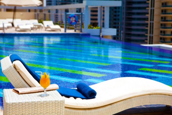 Junior Suite Near Al Zarooni Building Marina 22 Luxury Bookings