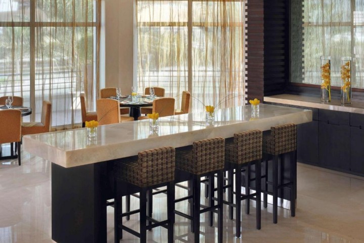 Junior Suite Near DMCC Metro Station 10 Luxury Bookings