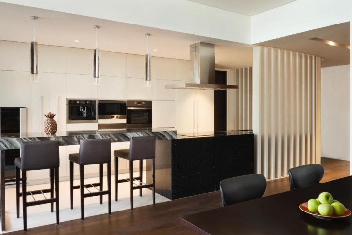 Two Bedroom Residence Near City Walk Shopping Mall 13 Luxury Bookings