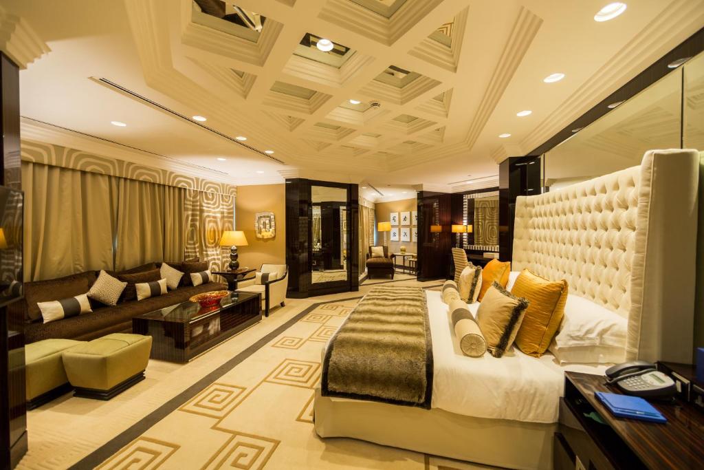 Classic King Room Near Le Royal Club Dubai Luxury Bookings