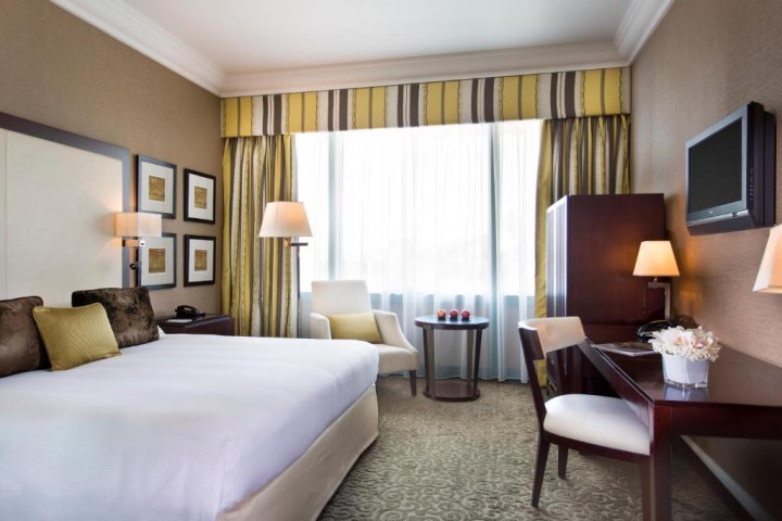 Classic King Room Near Le Royal Club Dubai 3 Luxury Bookings