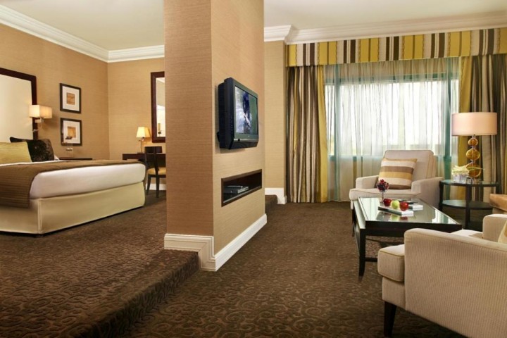 Classic King Room Near Le Royal Club Dubai 6 Luxury Bookings