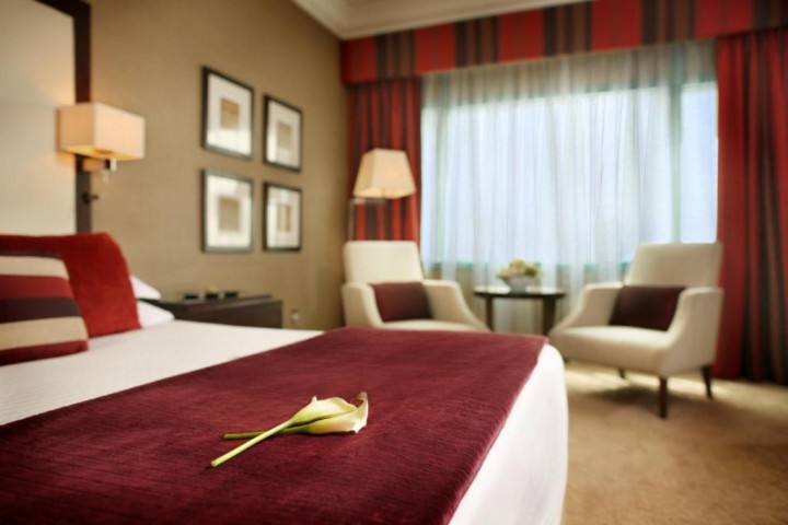 Classic King Room Near Le Royal Club Dubai 7 Luxury Bookings