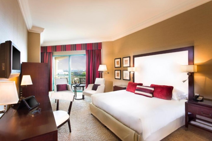 Classic King Room Near Le Royal Club Dubai 9 Luxury Bookings