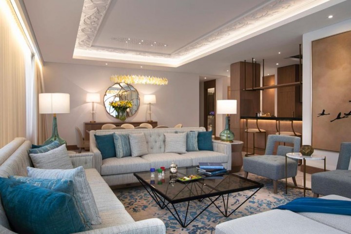 Three Bedroom Suite Near spring green supermarket 5 Luxury Bookings