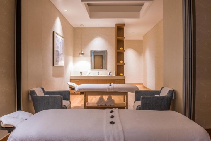 One Bedroom Apartment near Al Ghurair Center 15 Luxury Bookings