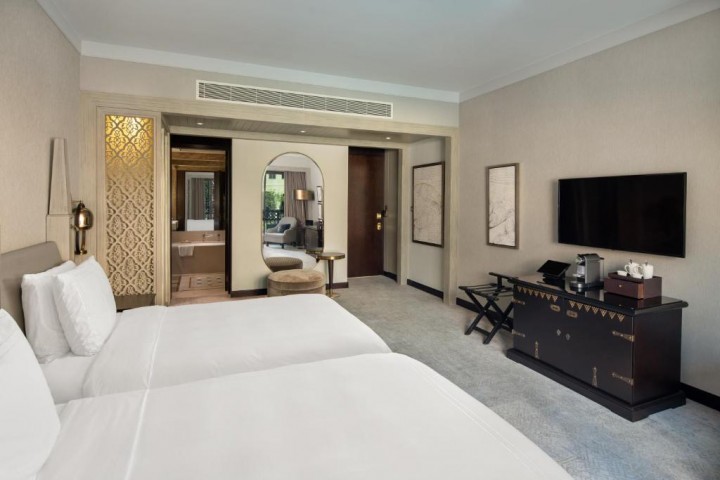 Deluxe Room Near Souk Al Bahar Downtown. 2 Luxury Bookings