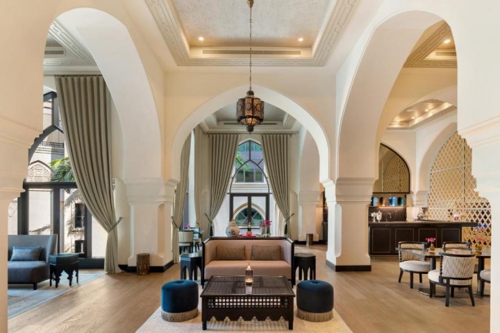Diplomatic Suite Near Souk Al Bahar Downtown. 16 Luxury Bookings