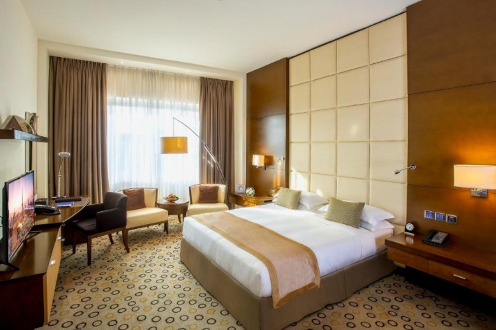 Superior King Room Near Reef Mall 11 Luxury Bookings