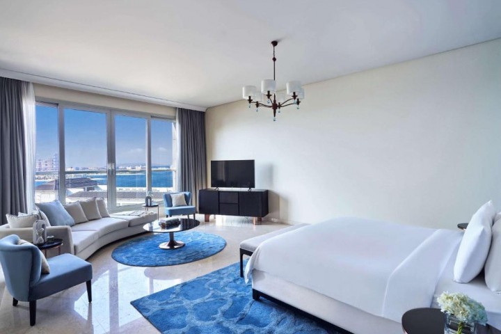 Three Bedroom Luxury Suite near Paradise Beach 16 Luxury Bookings