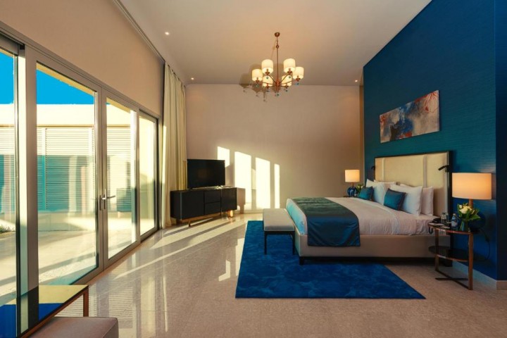Four Bedroom Luxury Suite near Paradise Beach 1 Luxury Bookings