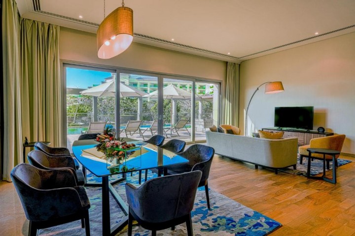 Four Bedroom Luxury Suite near Paradise Beach 6 Luxury Bookings