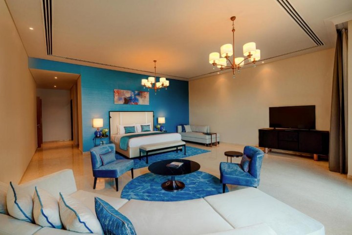 Five Bedroom Luxury Suite  near Paradise Beach 11 Luxury Bookings